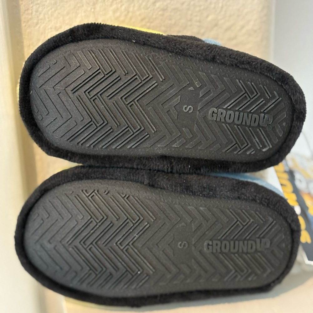 Minions Slippers Shoes Boys Toddler Size 5-6 Despicable Me Plush Small - Picture 3 of 4